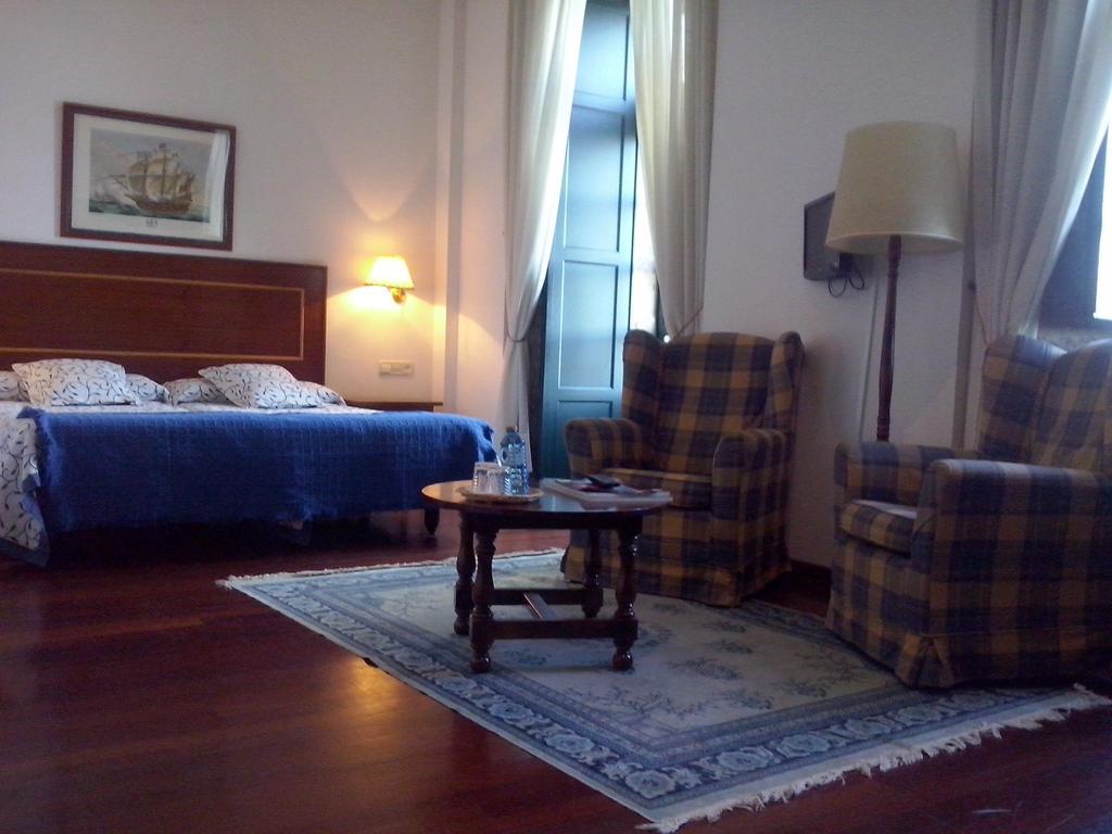 Pazo De Mendoza Hotel Baiona Bilik gambar